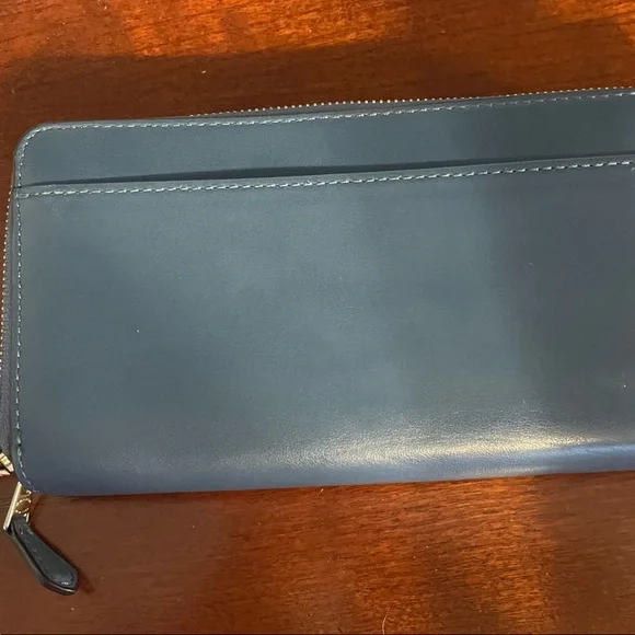 Blue Coach wristlet wallet. In new condition. - Picture 6 of 9